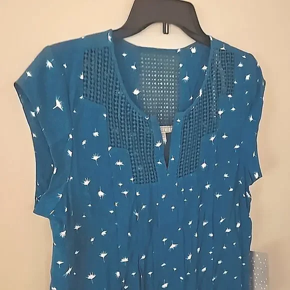 NWT Daniel Rainn Sleeveless Tank Blouse Cutout Detail Sz Petite Small - Picture 3 of 10